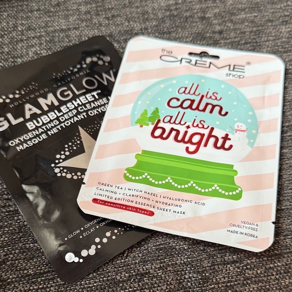 GLAMGLOW Bubblesheet Oxygenating Mask in Black - Picture 3 of 4